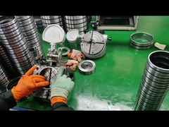 Các vòng bi cuộn hình cầu đang trải qua thử nghiệm chính xác